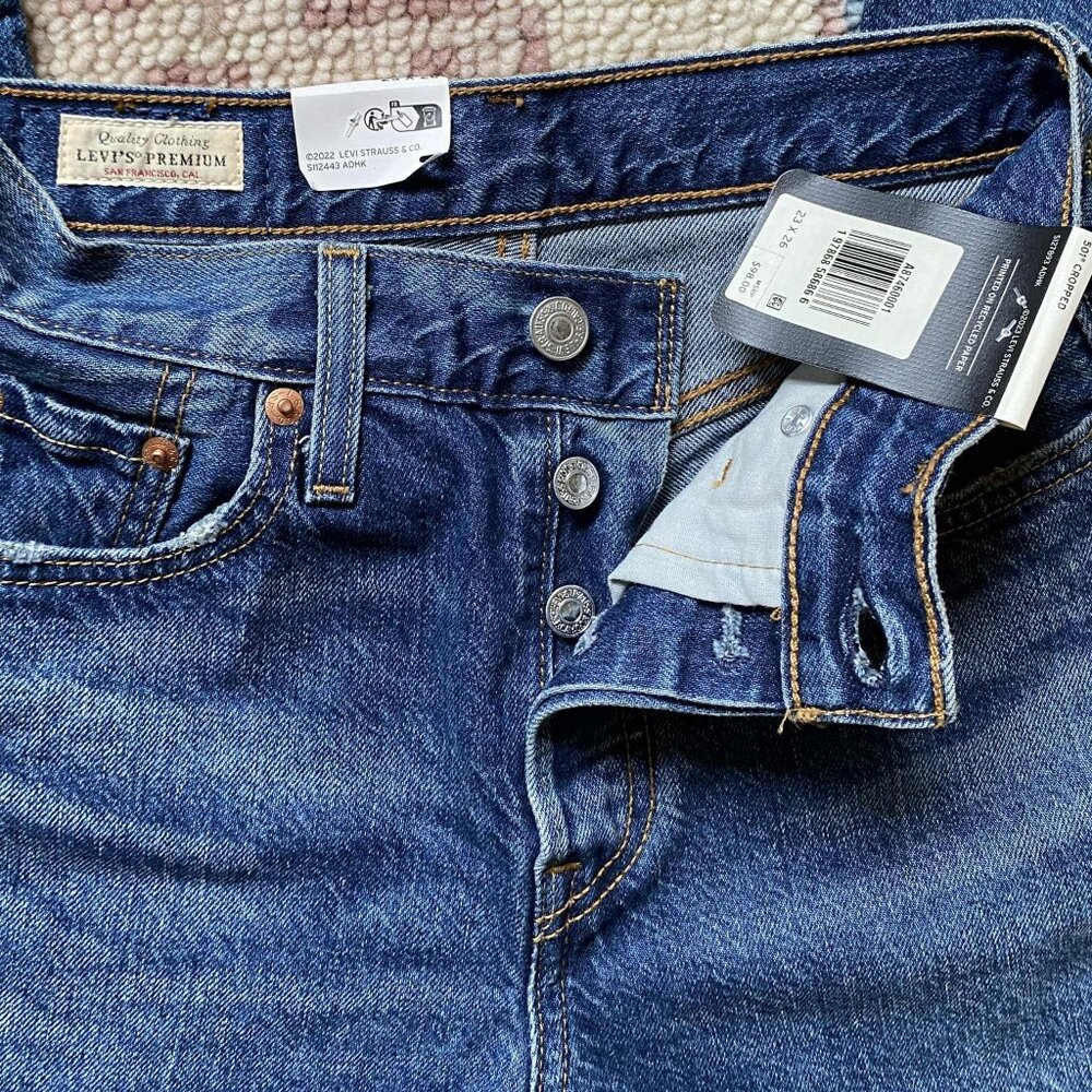 LEVI'S 501 Original Fit Cropped Lightweight Jeans (Size: 23x26) NWT - Picture 10 of 12